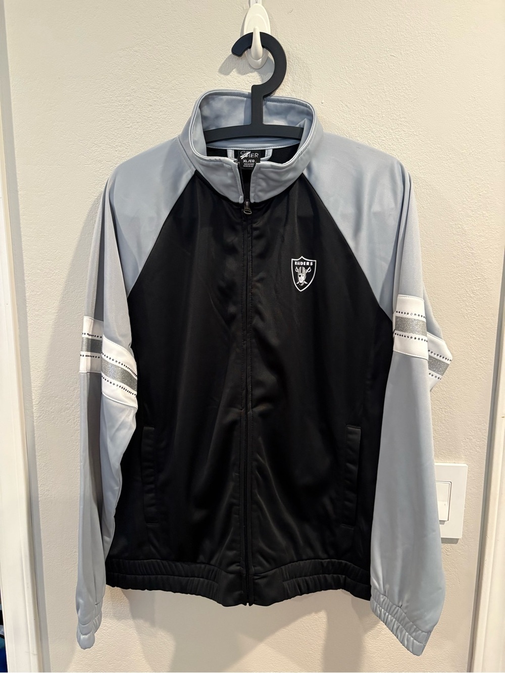Las Vegas Raiders G-III 4Her Women’s Full-Zip Track Jacket Size XL NWOT
